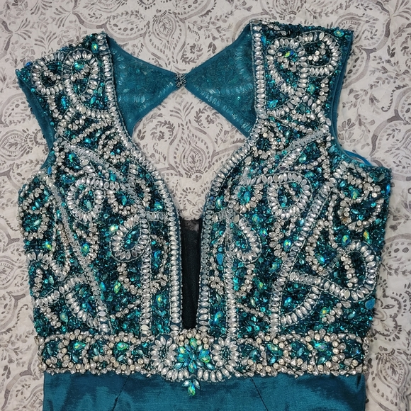 Mac Duggal MacDuggal Mermaid Dress 10/8/6 - Picture 3 of 5